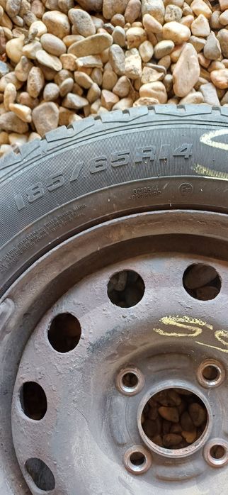 Cauciucului de vînzare  umflate cu jenti  cu  tot 185 .65  .14