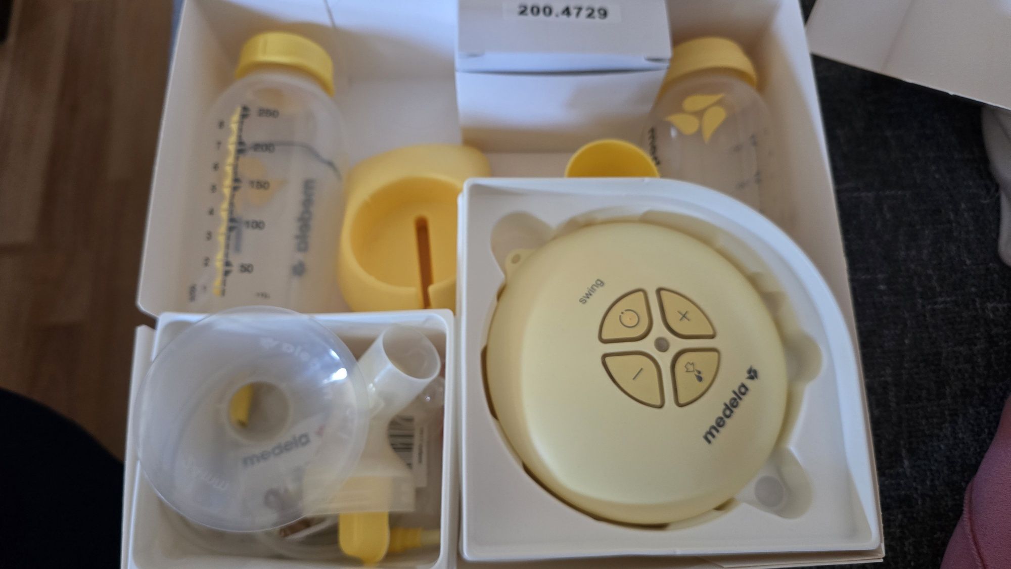 Електрическа помпа за кърма Medela Swing+250ml шише