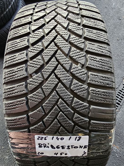 225 40 R 18 Bridgestone iarna