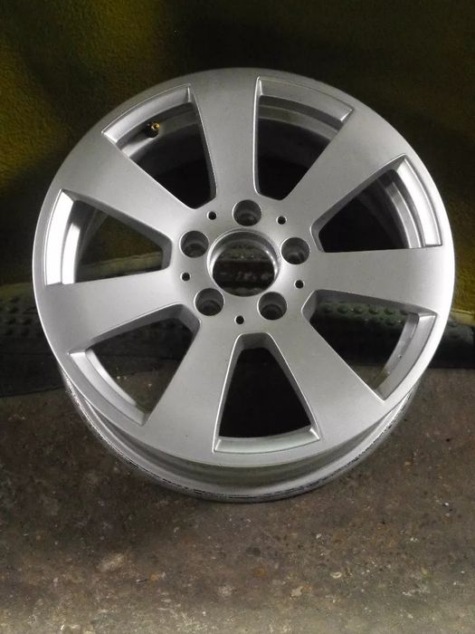 Mercedes Classe C jante alu 7J x 16 ET43