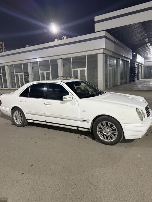 Mersedes Benz 210 Arenda