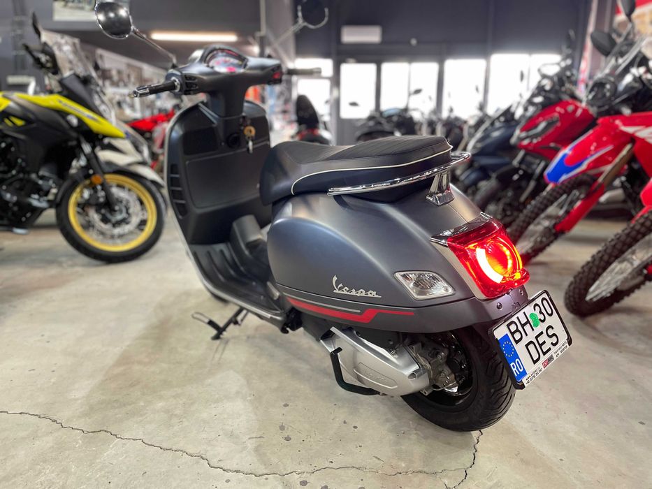 Vespa GTS 300 SuperSport 2021 4882 km garantie 1 an Est Bike Adventure