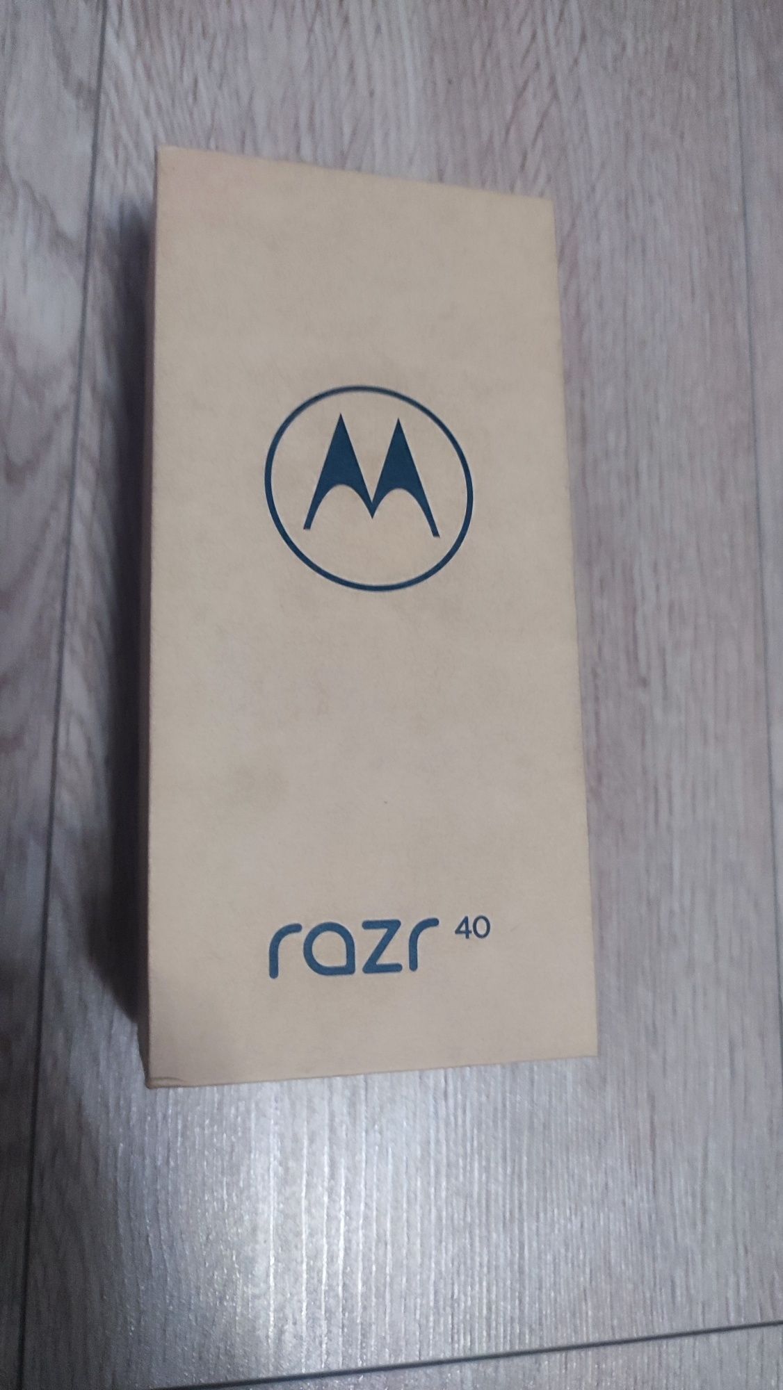 motorola razr 40 продам