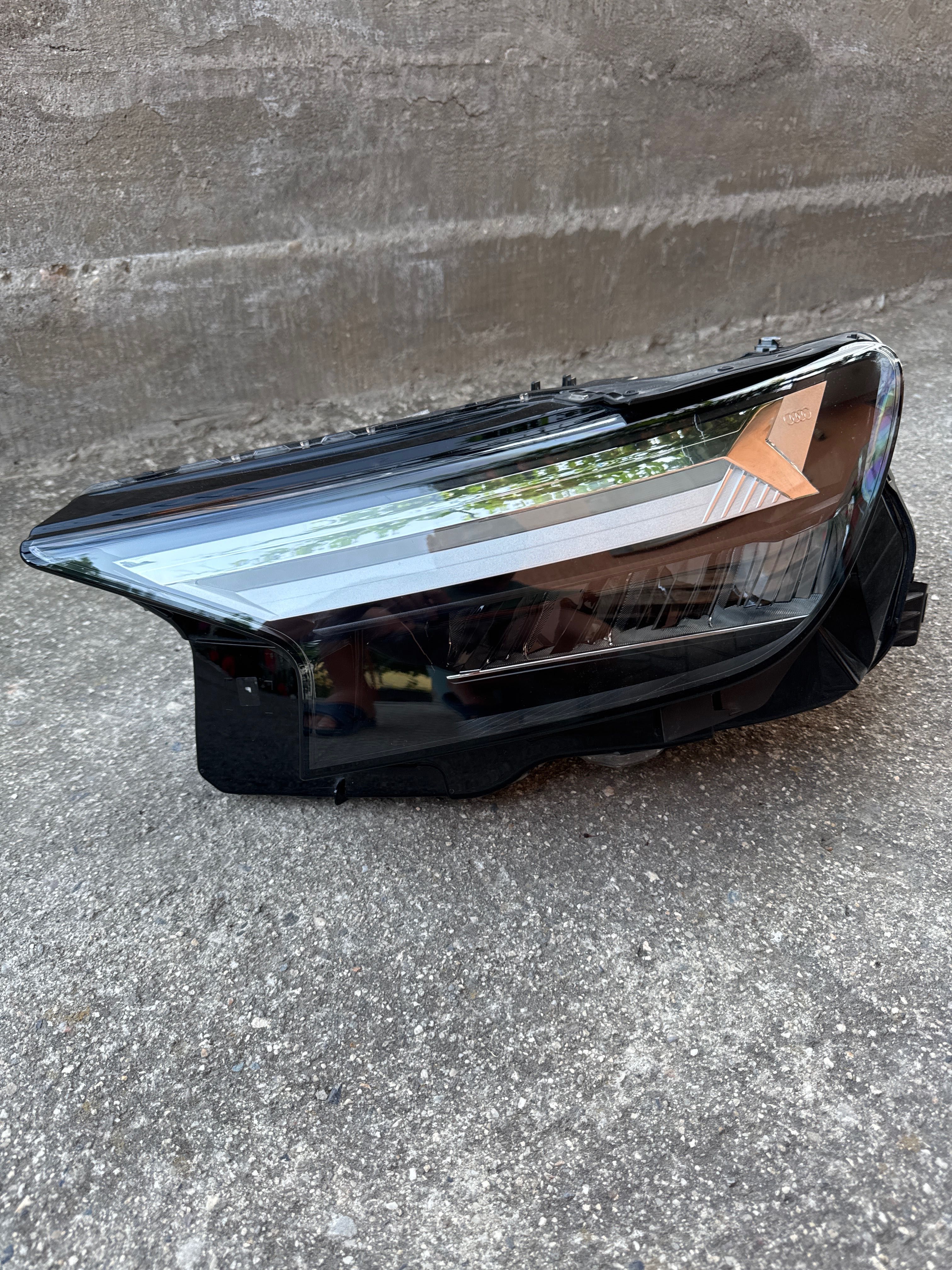 Фар за АУДИ e-tron Q4 full led ляв