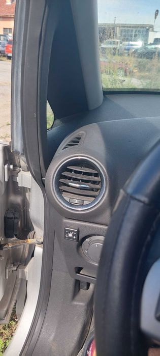 Opel Corsa 1,2 i , Опел Корса Д на части!
Октомври 2009