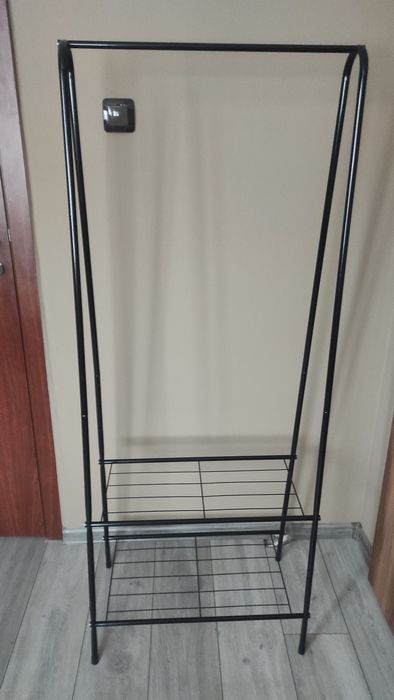 Цендер за закачалки и дрехи