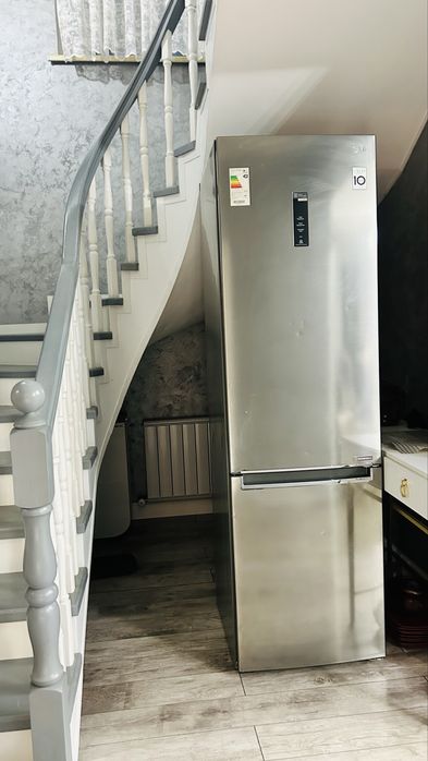 Холодильник б/у в отличном состоянии