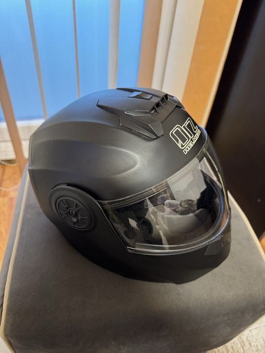 Casca Motocicleta Flip-Up cu ochelari de soare