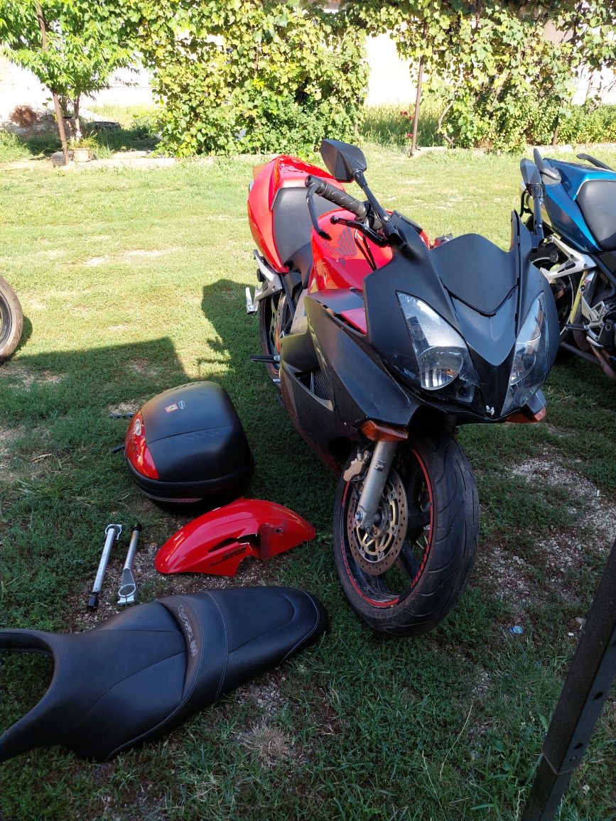 Vand Piese Honda VFR 800 V-Tech    2003