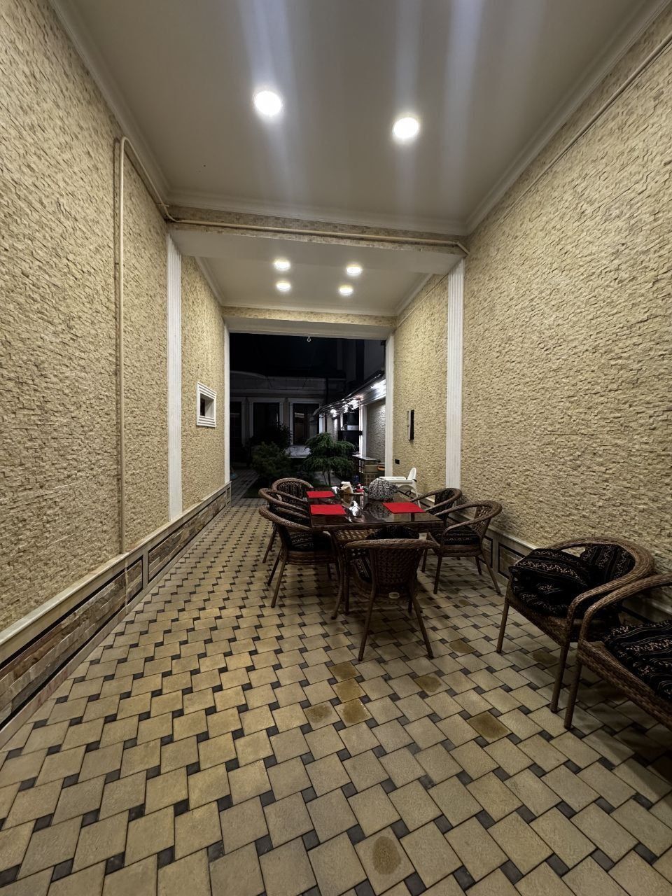 Продается дом 5 комнат на Глинке, ор-р: 8 роддом, 380 м²