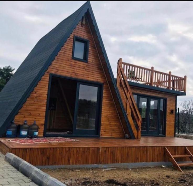 Vand cabane din lemn