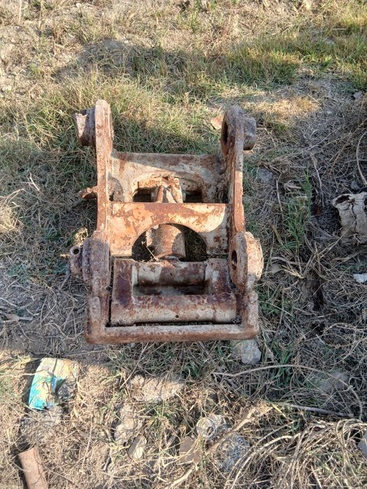 Адаптор замок сотилади. SAMSUNG 132 VOLVO 130. 145 га