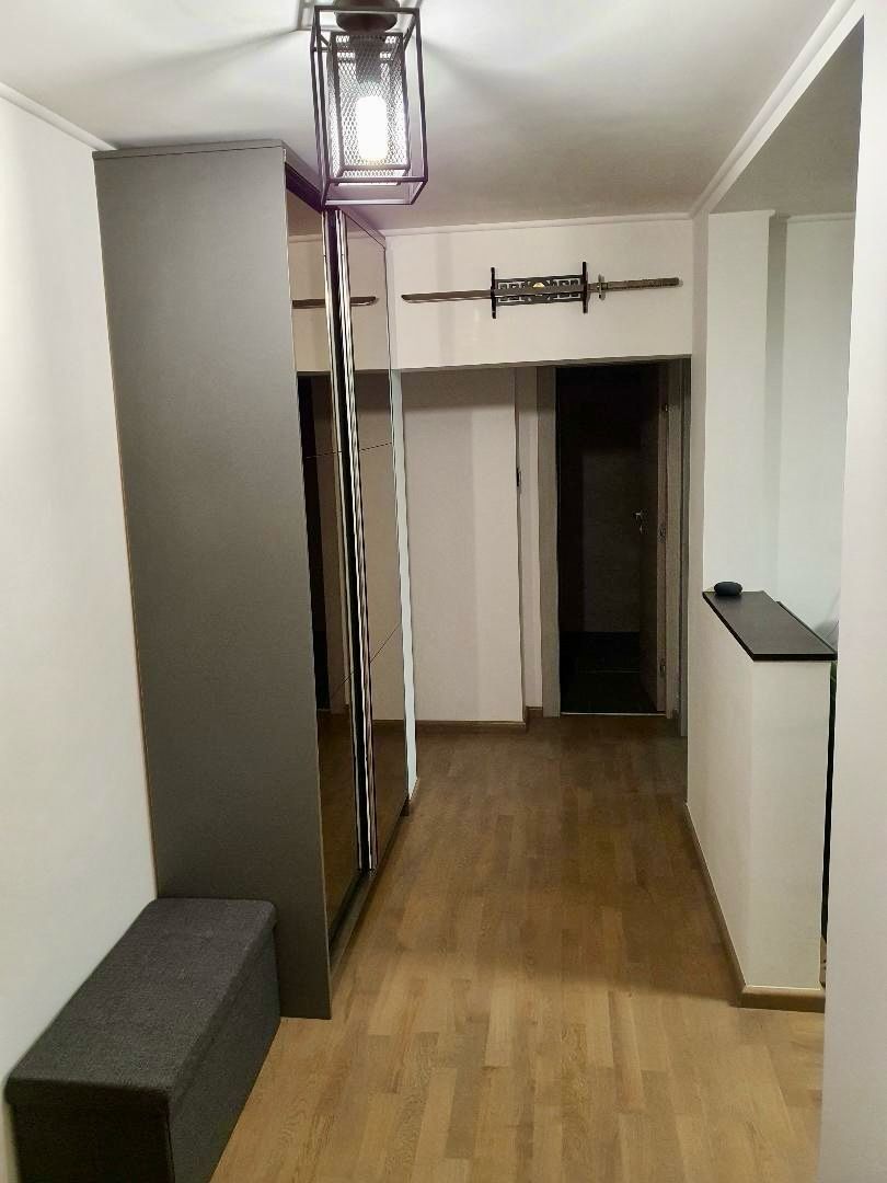 Inchiriez apartament 3 camere Octavian Goga, loc parcare inclus