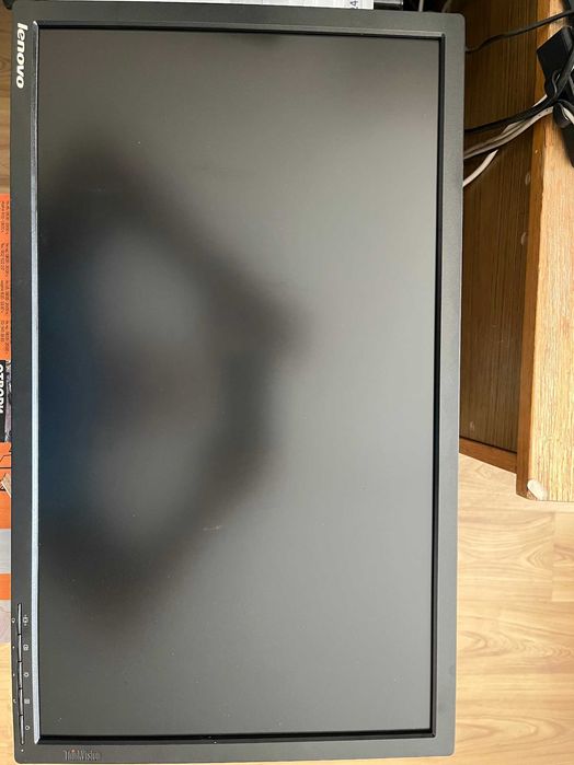 Продавам монитор Lenovo T2424p FHD 1920x1080