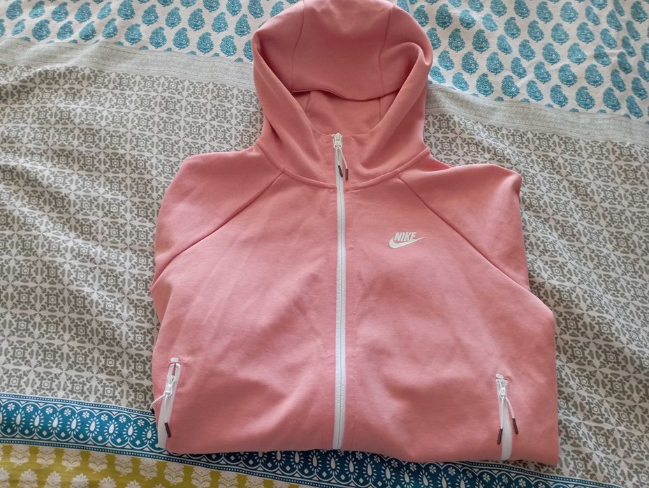 Nike дамски суичър и горница