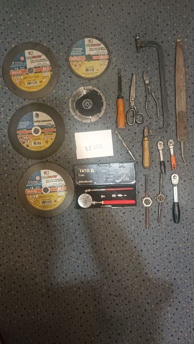 Продаются советские  инструменты, в нормальном состоянии.