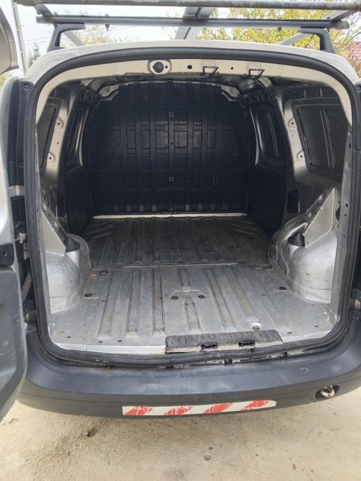 Vand/Schimb Dacia Logan/Van/Diesel/2010