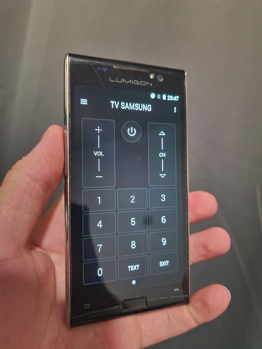 Lumigon T3 – Telefon rar, cu Night Vision, carcasă din oțel