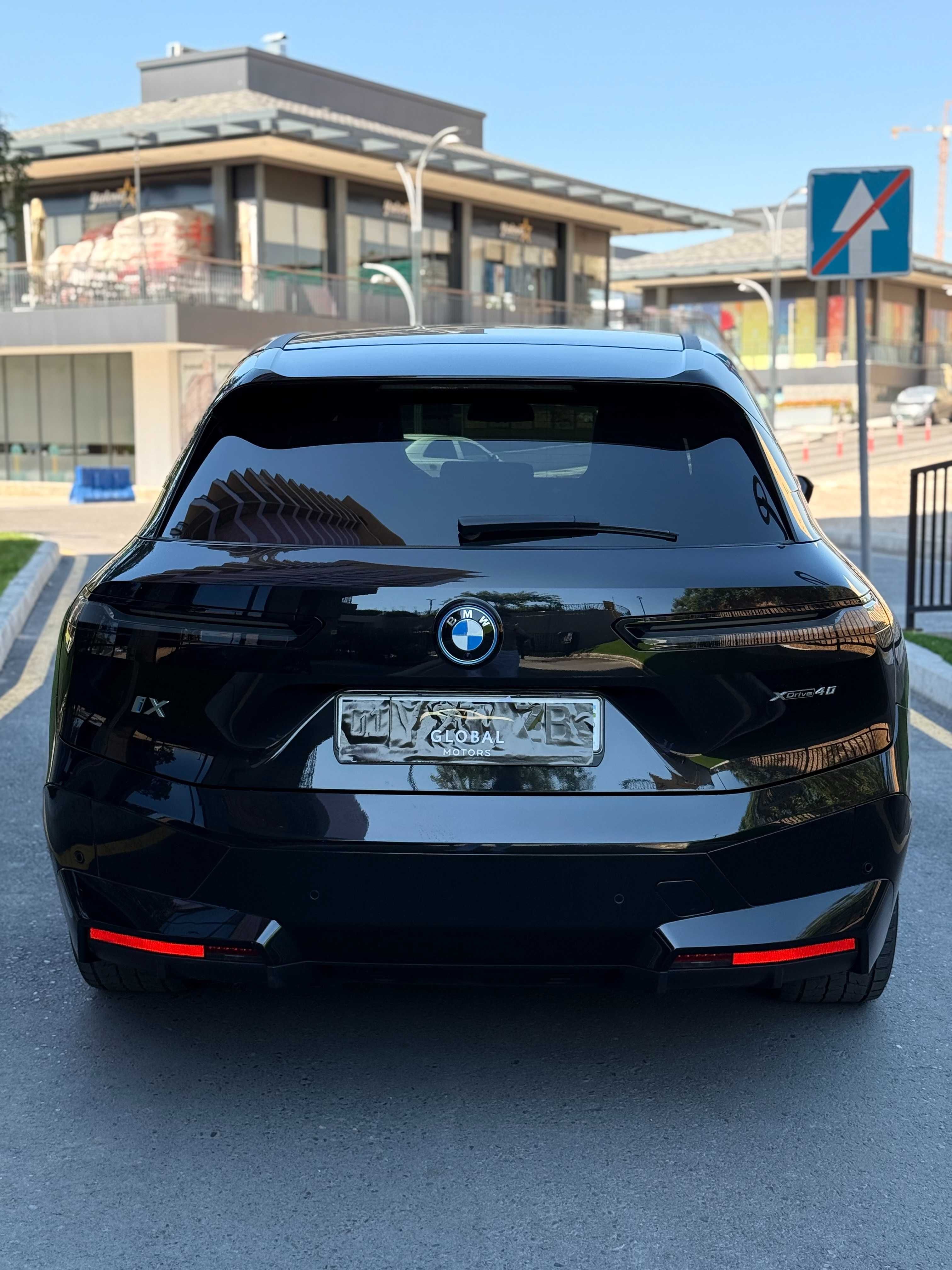 BMW iX - CКИДКА 50%!  Собственник