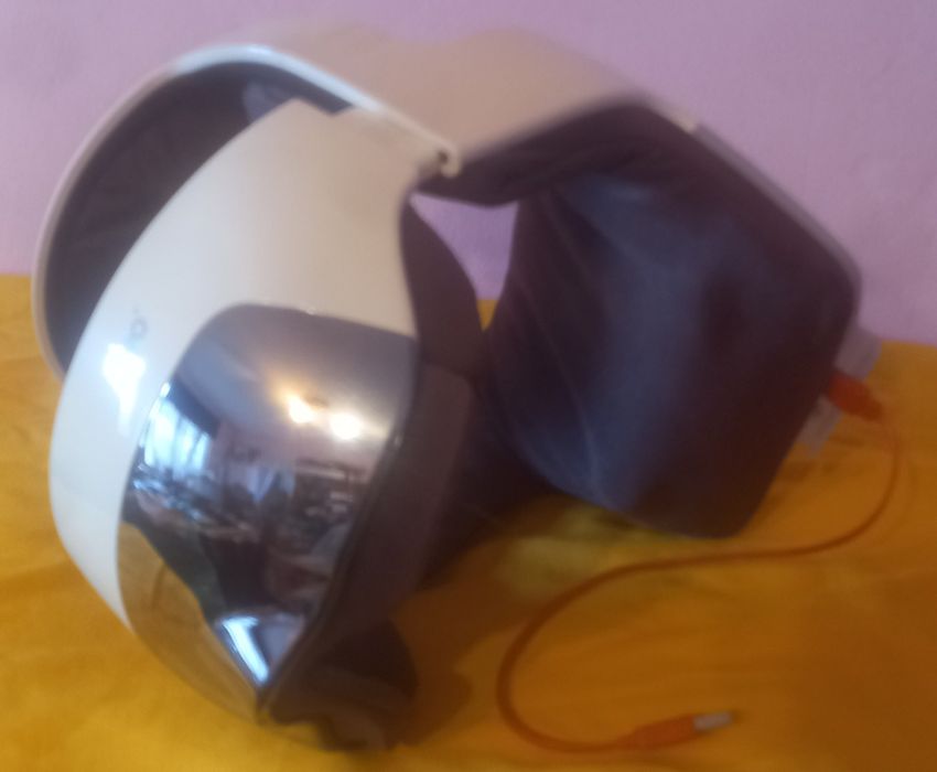 Aparat de masaj pentru cap si ochii Breo