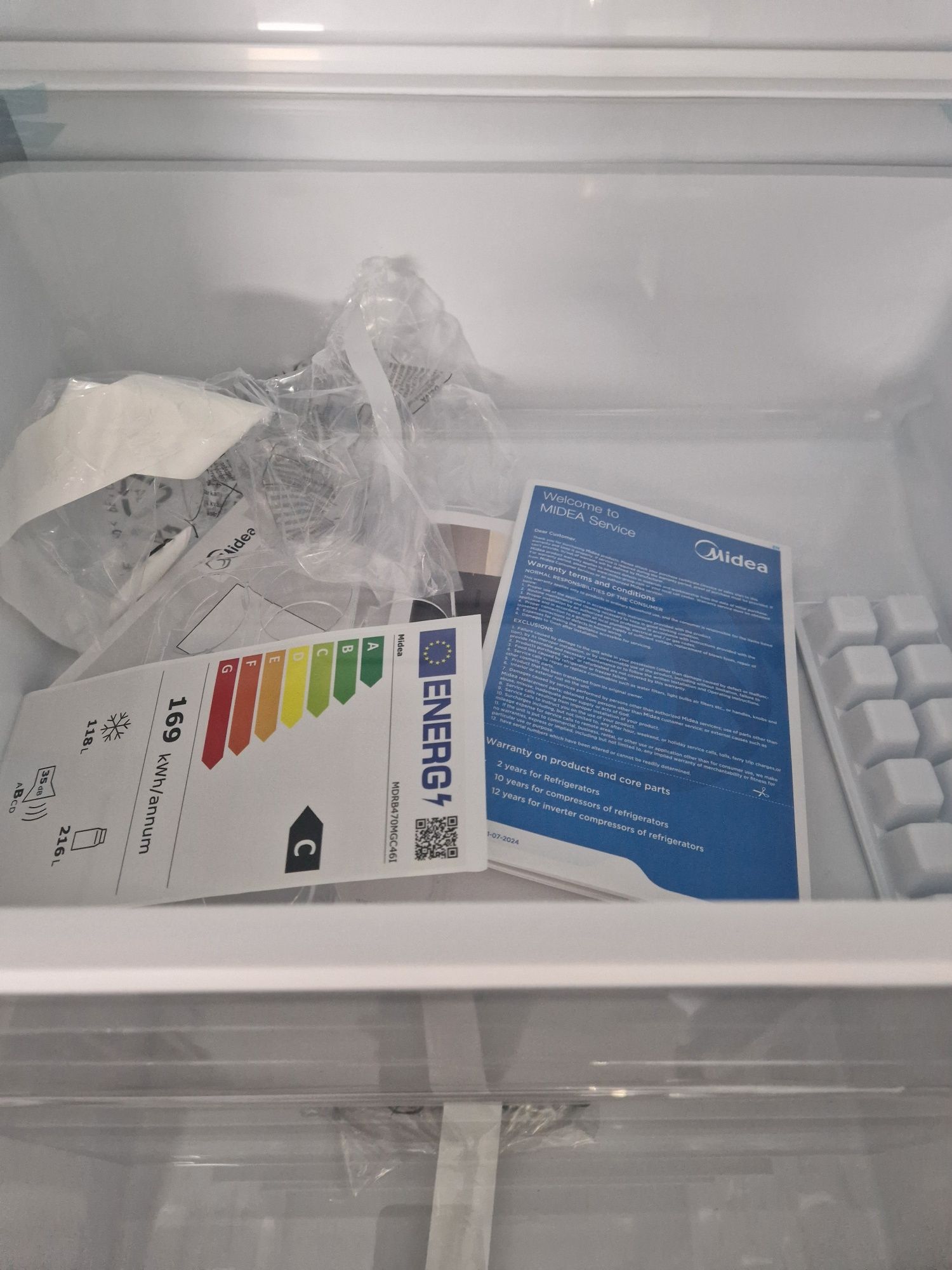 Хладилник с фризер Midea A++ No Frost  400 литра