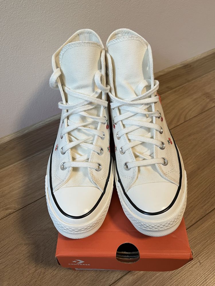 Дамски обувки Converse