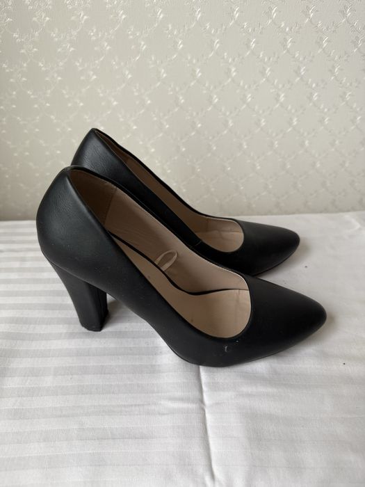 Туфли на каблуке 38 размер
