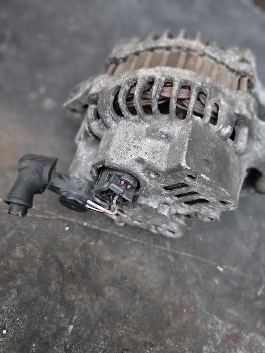 Alternator Suzuki Jimny decât alternator nu am alte accesorii piese