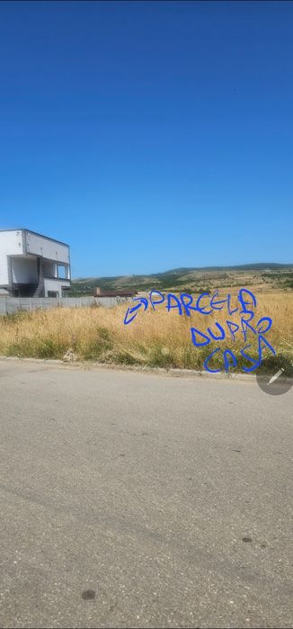 Vand 1170 mp. de teren  de casa in Schela pe strada Parang