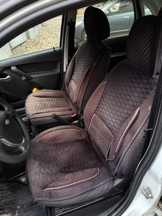 Продал чехлы универсальные на Вазы