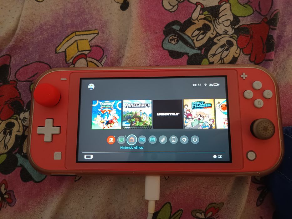 Consolă Nintendo Switch Lite modată