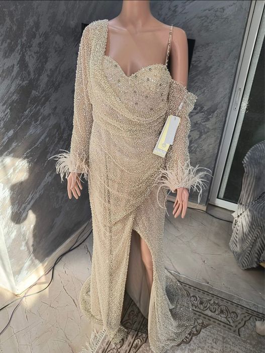 Официялна рокля