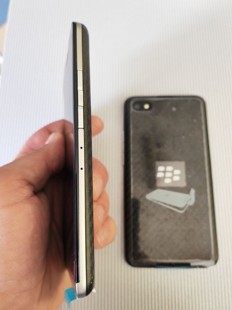 Blackberry Z30 black