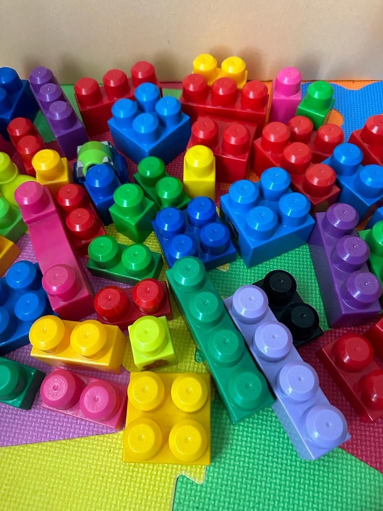 Cuburi MegaBlocks