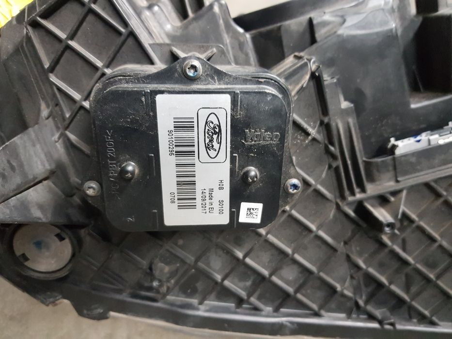Far xenon stanga ford kuga 2 ,2017,2018,2019,2020