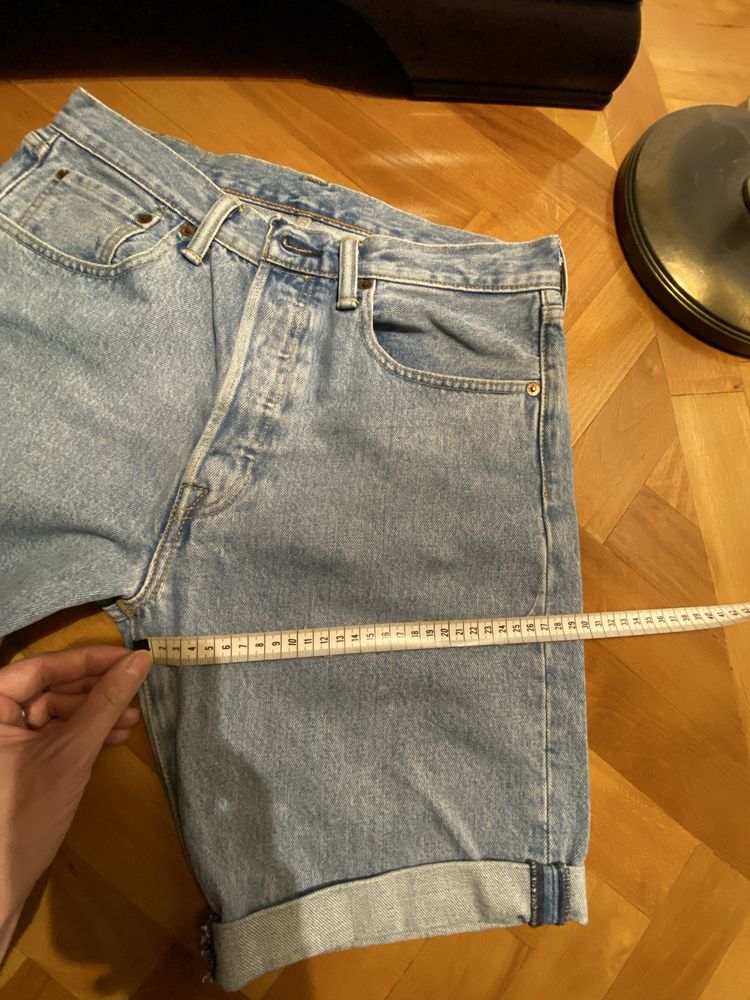 Pantaloni scurti Levis