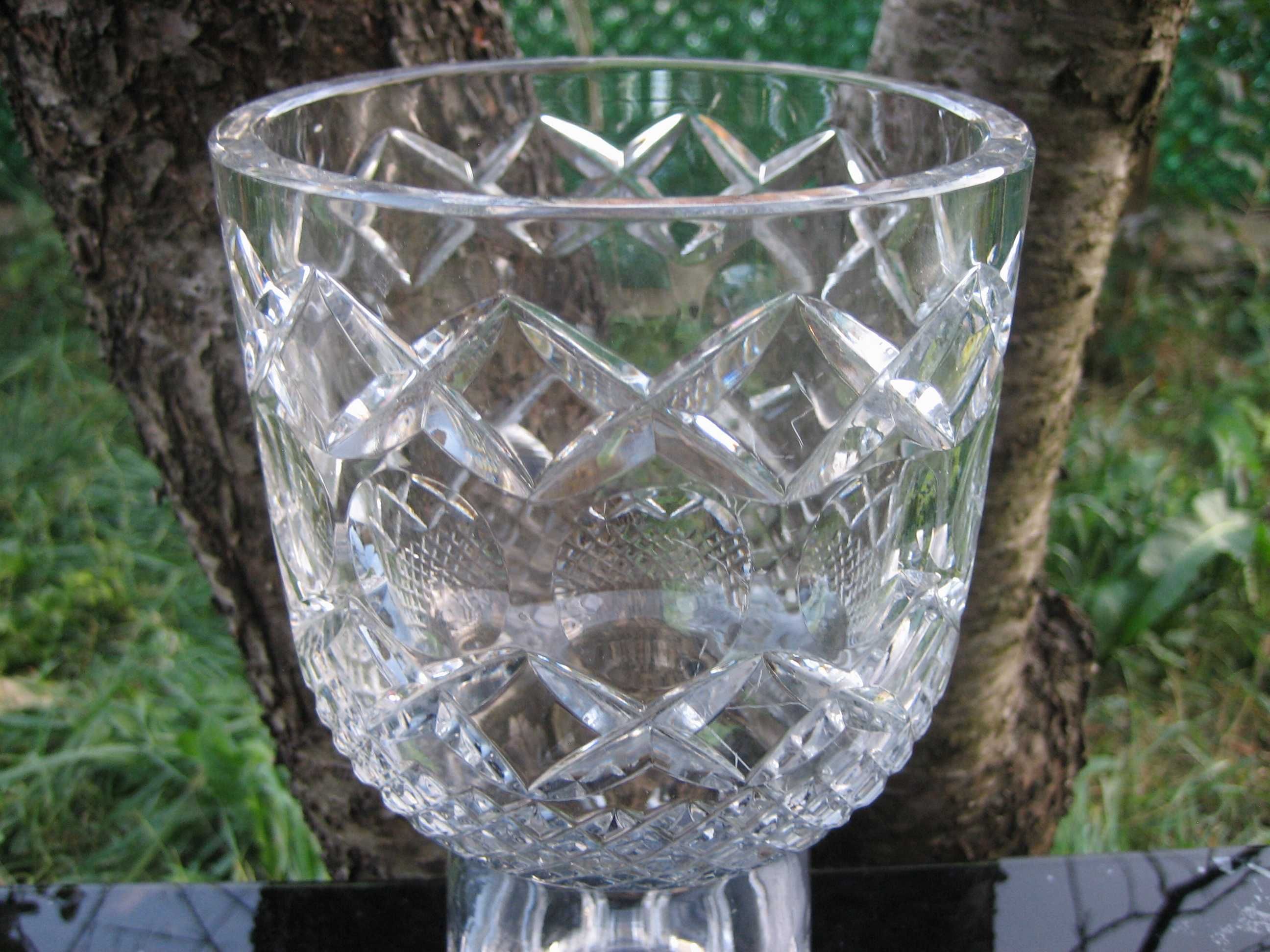 Българска кристална ваза