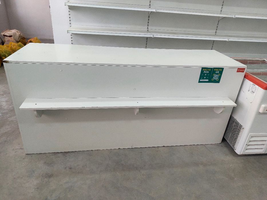 Кассовый    стол