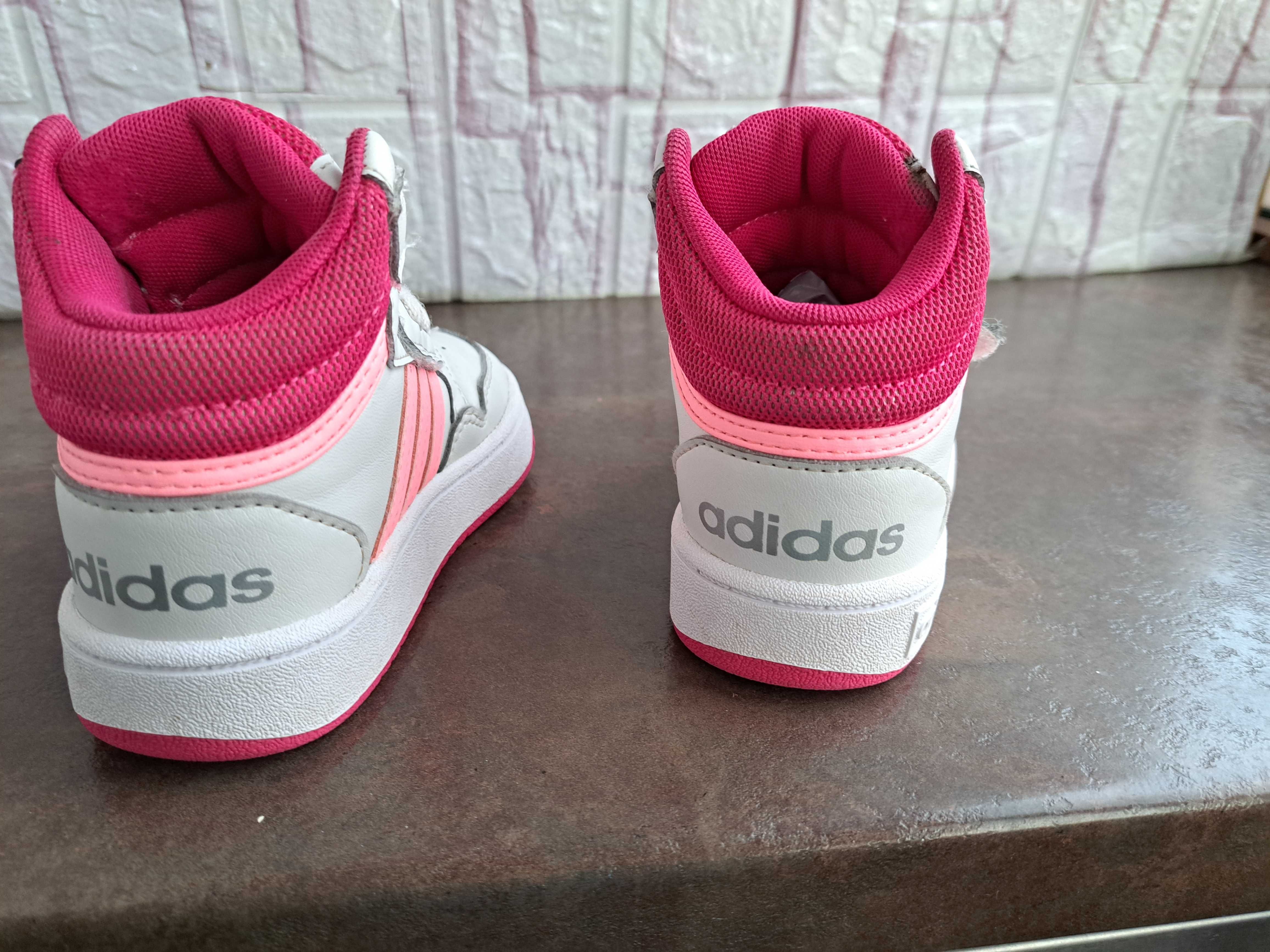 детски маратонки за момиче,кецове,спортни обувки,Adidas,номер25,адидас
