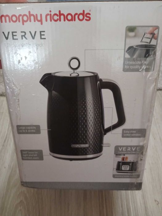 Vând fierbător nou nouț Morphy Richards