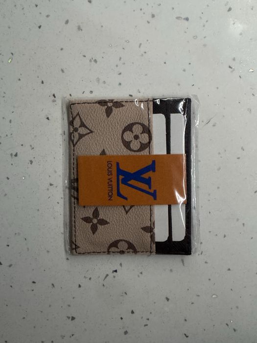 Луксозен калъф за карти на Louis Vuitton