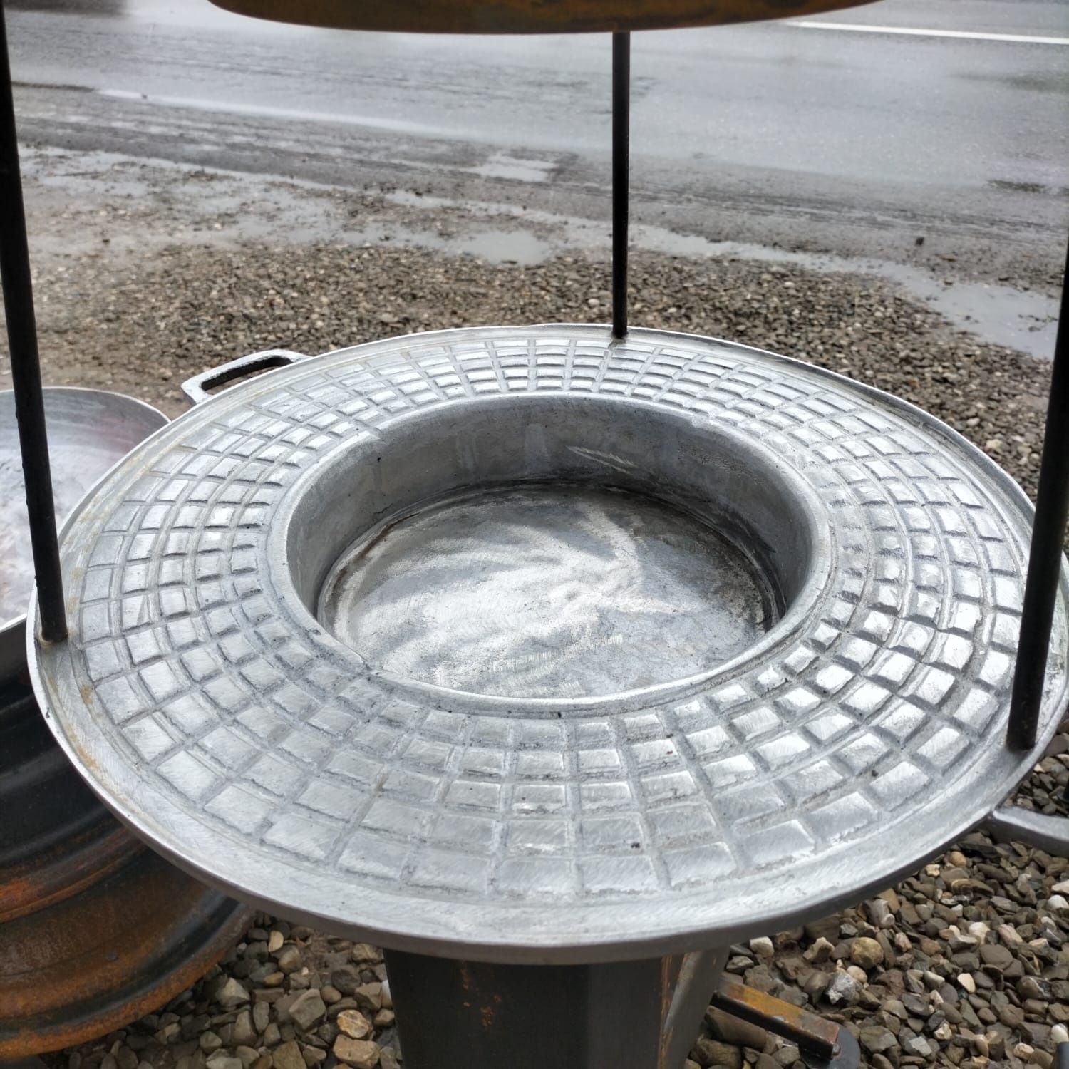 Disc din aluminiu cu pirostrie – set complet pentru gătit în aer liber