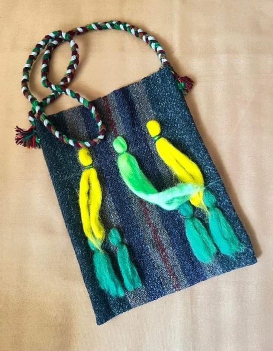 Коледарски калпак и торба