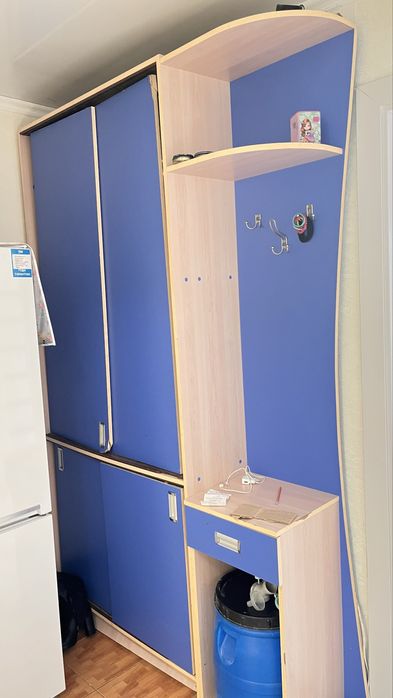 Отдам даром шкаф в прихожую