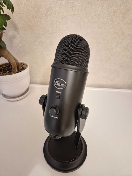Чисто нов професионален микрофон Blue Yeti на супер ниска цена