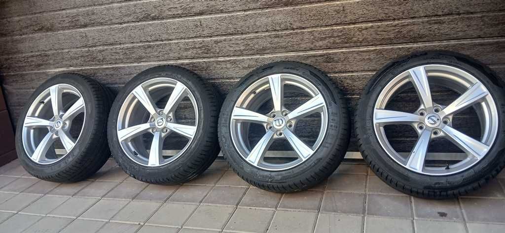 Продавам нови 4бр. Volvo оригинални 18" джанти с летни гуми 235/45 R18