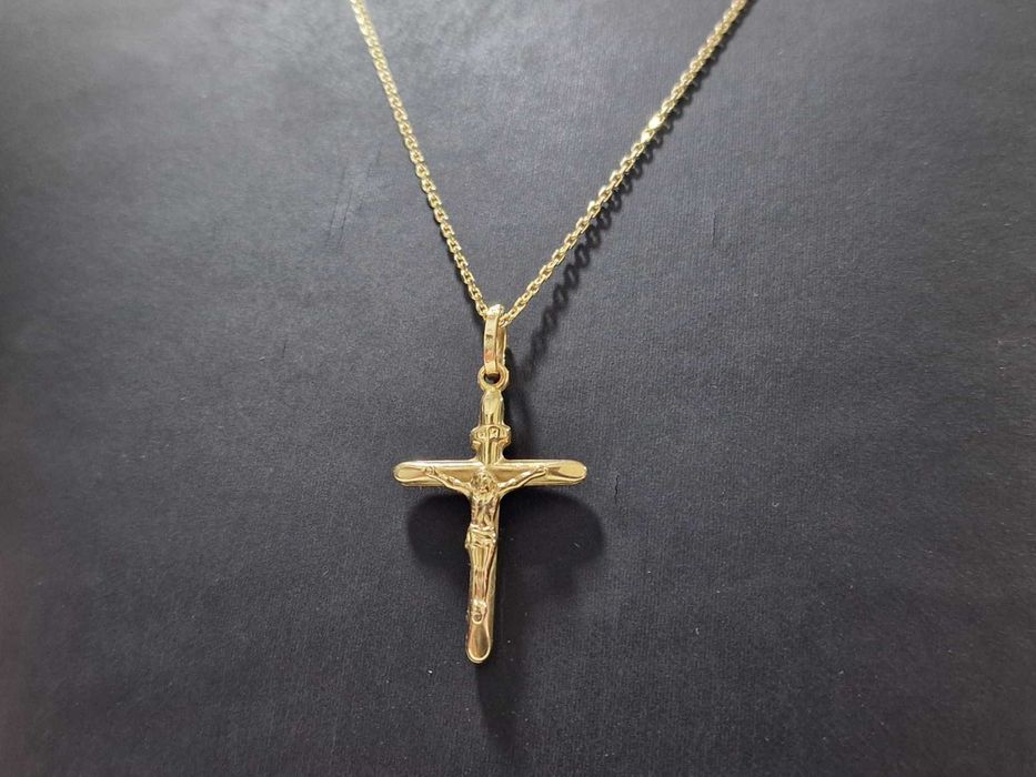 Дамски златен синджир с кръст 14К / 3,18 гр.