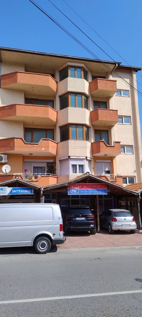 Продавам етаж от кооперация с акт 16 в гр.Петрич
