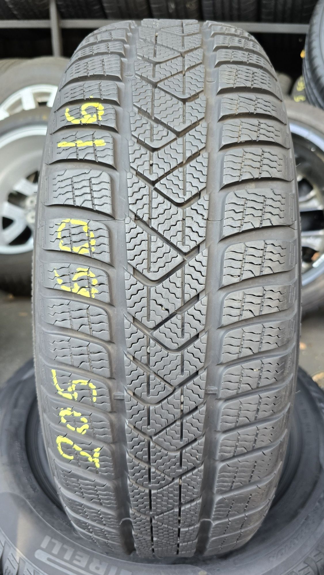 2 anvelope iarnă Pirelli RSC 205/60/16