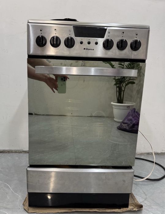 Продам электрическую плиту Hansa